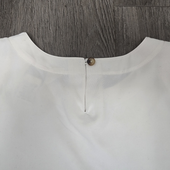 Orvis 100% Silk Blouse Cream Lux Business Basic Size Medium - Picture 8 of 9